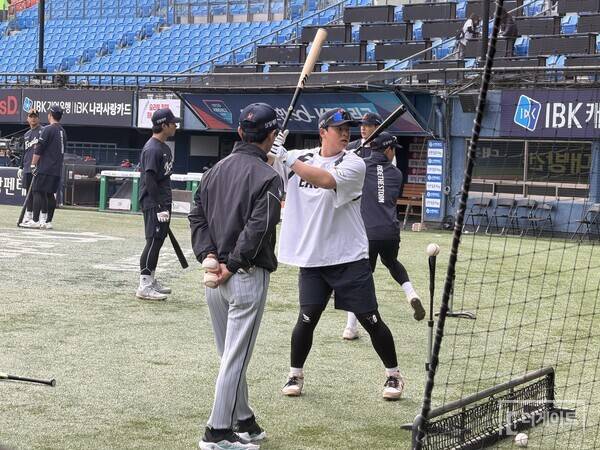 밝은 미소와 함께...노시환이 돌아왔다! 김경문 감독