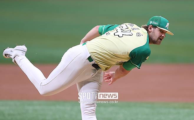 [오피셜] '단돈 7000만원' KBO 4승 투수, 키움 전격 복귀…'어깨 부상' 와일스 최소 6주 이탈