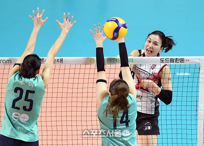 은퇴했던 표승주 ‘깜짝’ 복귀 흥국생명행, 뒤에는 스승 고희진 감독의 ‘선제안’ 있었다[SS비하인드]