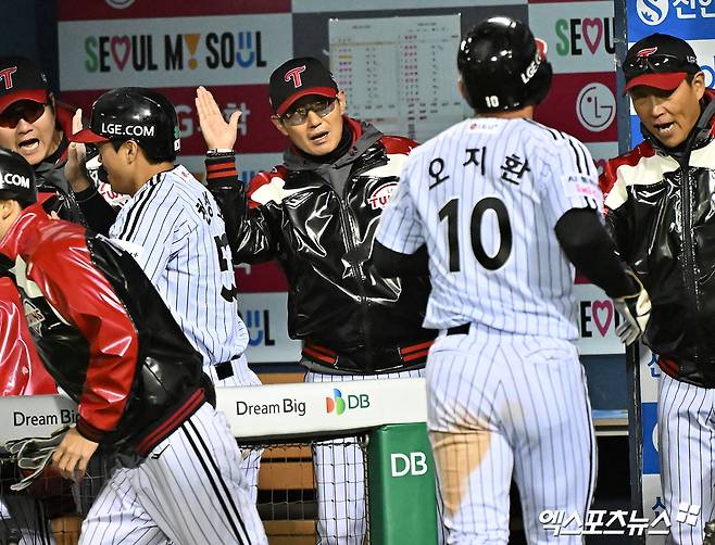 한화 이걸 놓치네, LG 원정 1:5→5:5→5:6…'심우준 치명적 실책→문동주 5실점 강판' 한화 총력전 빛 바랬다 [잠실:스코어]