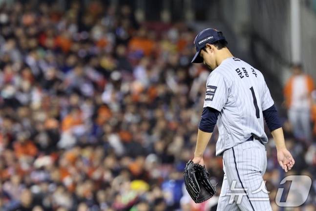 '아니 또 필승조를?' 5회말 1-5에서 정우주가 왜? 김경문 불펜 운용 어떻게 봐야할까 [잠실 현장]