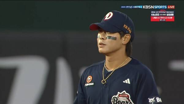 '80억 하나도 안 아깝다!' 호수비 퍼레이드+쐐기점 만드는 안타까지…완벽히 살아난 박찬호, 두산 내야 사령관으로 '우뚝'