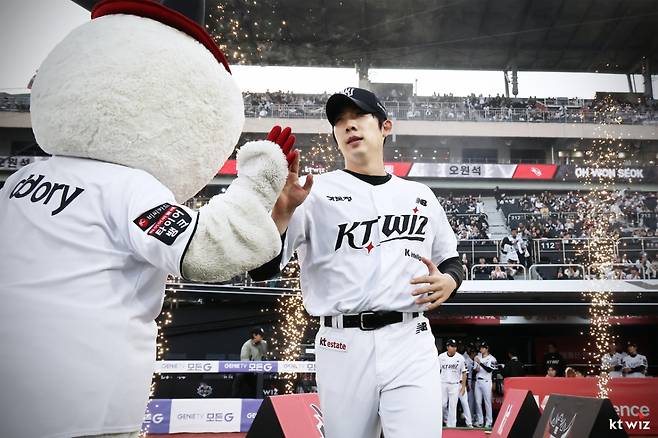 '1:1 트레이드' 결국 신의 한수 되나→팀 옮기고 제대로 터졌다! AG 승선 기대감 더욱 커지는 이유