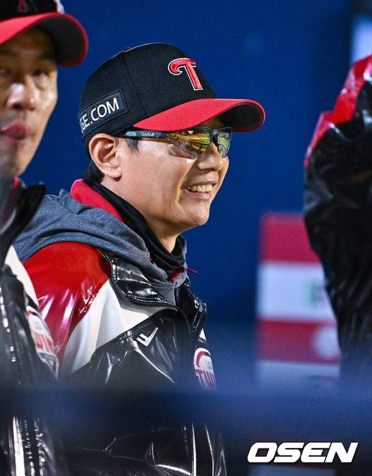 '이래서 강팀인가' LG, 1점 차 승부 1위…염경엽 감독