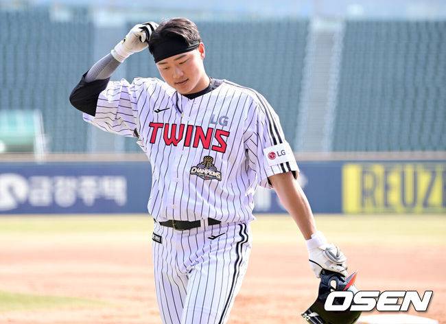 '타율 0.063' 결국 짐 쌌다…잠실 빅보이 2군행, 염경엽 감독이 밝힌 '진짜 이유'