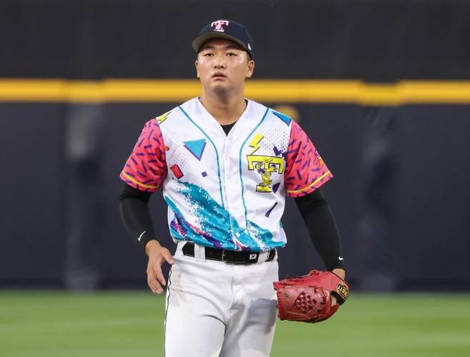 '더블A 최강 투수' 고우석, '만루에서 연속 삼진→동료 실책 후 병살 유도' 안정감 보소…4G 연속 무실점 행진