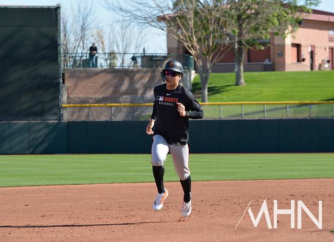 정신나간 주루코치 때문에 이정후 뿔났다, '1루 주자를 홈까지 돌리다니'…부상 당한 듯
