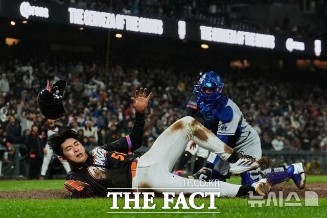 이정후 ‘뿔났다’, 3루 코치 무리한 지시에 짜증 폭발…김혜성은 1안타, 실책
