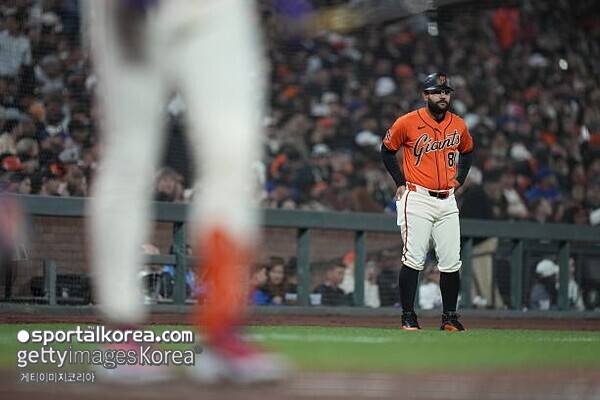 이정후, 주루코치랑 원수라도 졌나? 과한 지시에 또 홈에서 주루사…2년째 이어지는 '풍차 돌리기'의 악몽