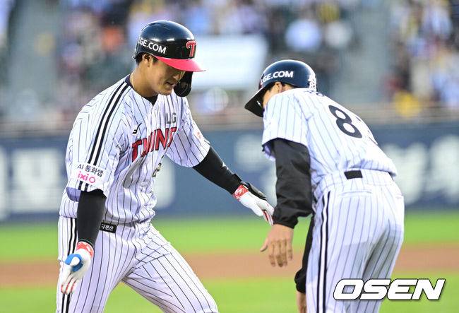 어제는 2타점 적시타→오늘은 투런 홈런...잊힌 시범경기 홈런왕 송찬의, 투런포 터졌다. 왕옌청 첫 피홈런 고개 숙이다