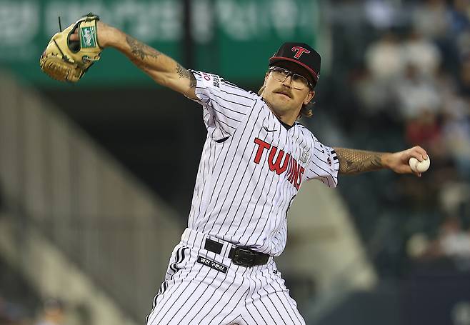 ‘8회까지 투구수 84개’ 첫 완봉승 꿈 이루지 못한 LG 웰스 , 염경엽 감독 “시즌은 길다”