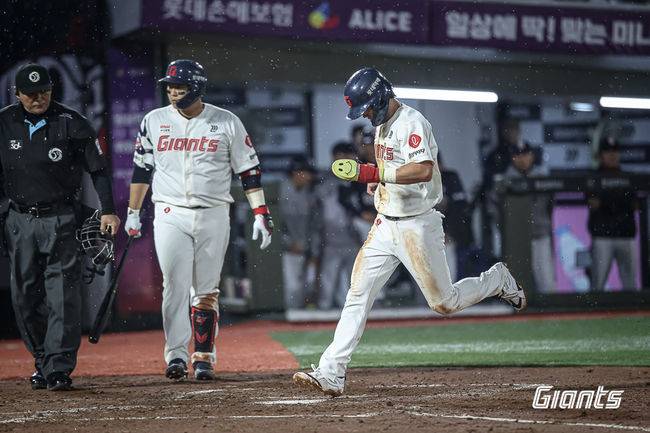 '패패패패패' 롯데 무기력 5연패→단독 꼴찌 추락...'곽빈 첫 승+정수빈 3타점' 두산 시즌 첫 4연승 [부산 리뷰]