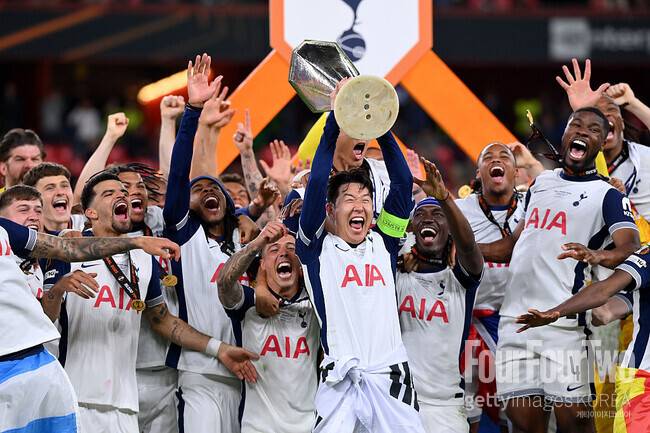 케인도, 베일도 '10년 헌신' 손흥민을 넘지 못했다…토트넘 21세기 '최고의 선수’ 영예