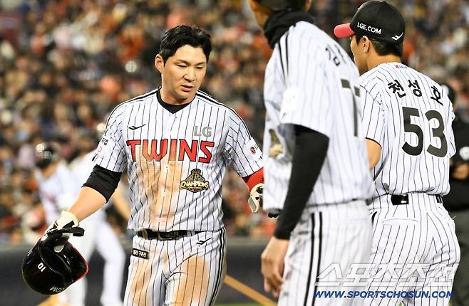 '안타였는데 이닝 종료' 3루·2루 동시 아웃...두 감독 동시 비디오 판독, 잠실 기묘한 3분 [잠실 현장]