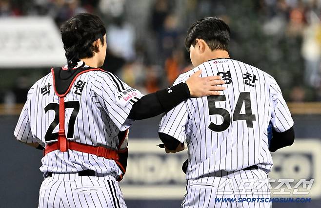 '안타였는데 이닝 종료' 3루·2루 동시 아웃...두 감독 동시 비디오 판독, 잠실 기묘한 3분 [잠실 현장]