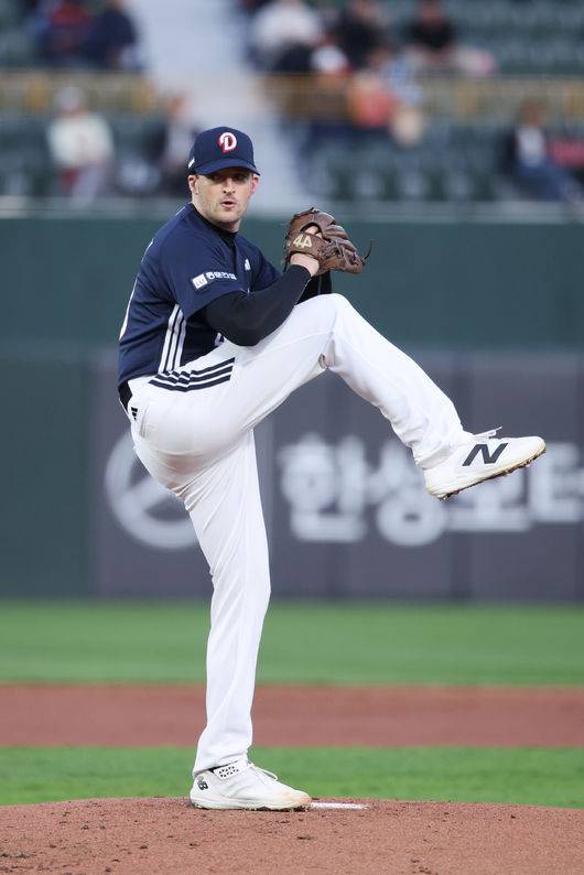 LG가 떨고 있을까…승리까지 1아웃 남았는데 자진 강판, '6주 대체' LG 킬러의 팀 퍼스트