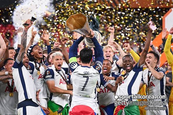 손흥민 '10년 유산' 와르르...'1조 2,176억 수익 반토막' 토트넘, 강등 시 재정 파국 불가피