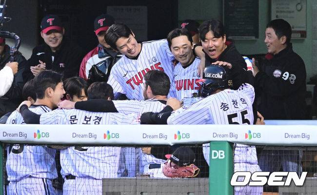 ‘1군 콜업’ 시범경기 홈런왕, 문동주와 왕옌청 모두 울렸다…결승 투런포 “창기 형의 태블릿 PC 덕분, 감사하다”