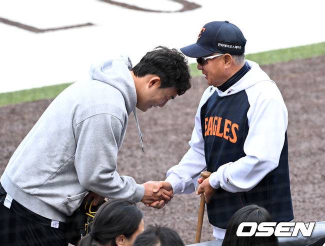 ‘불펜 꼴찌’ 한화 왜 ‘이 선수’ 포기했나…100억 보상선수 이적→ERA 1점대 압도, 1위팀 필승조 우뚝 서다