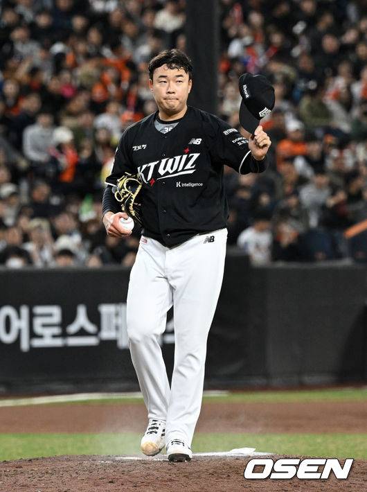 ‘불펜 꼴찌’ 한화 왜 ‘이 선수’ 포기했나…100억 보상선수 이적→ERA 1점대 압도, 1위팀 필승조 우뚝 서다