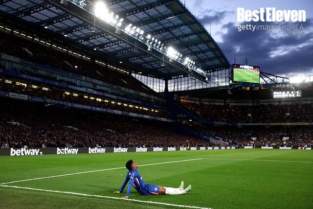 최악 수준 햄스트링 파열… 눈물 쏟았던 브라질 신성 에스테방 시즌 아웃, 월드컵도 사실상 무산