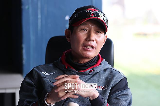 '완봉' 앞두고 84구에 교체라니…염경엽 감독