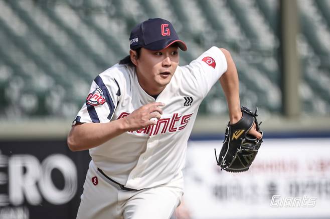 정철원, KIA 신인 선수에게 홈런 허용...윤동희는 첫 타석부터 아치 그려