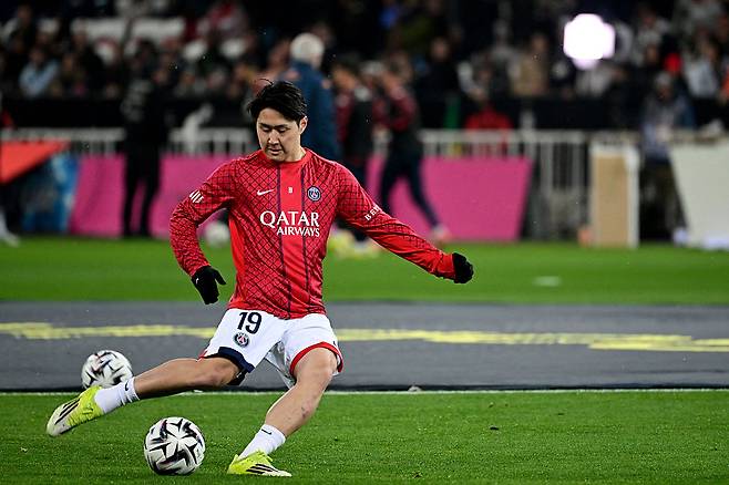 'ATM 러브콜' 이강인, 이적 '사실상 확정'인가…08년생 유망주에게 밀려 결장→PSG는 3-0 완승