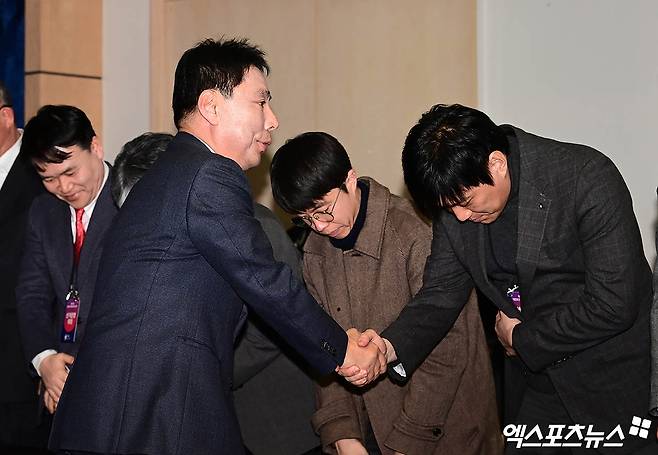 신문선 입 열다