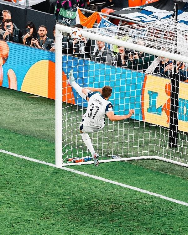 손흥민 ‘70m 단독 돌파 골’ 그대로 재현한 ‘토트넘 에이스’ 맨유가 원한다 “빅클럽과 경쟁 예고”