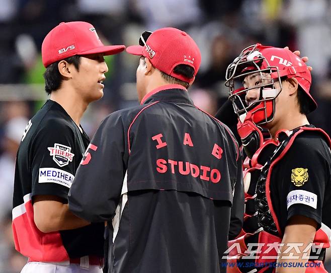 '1회 5실점' 난조 → 3회부터 확 달라진 이의리, 제구 잡히면 언터쳐블…'5회까지 98개' 사령탑에겐 '실망' [수원리포트]