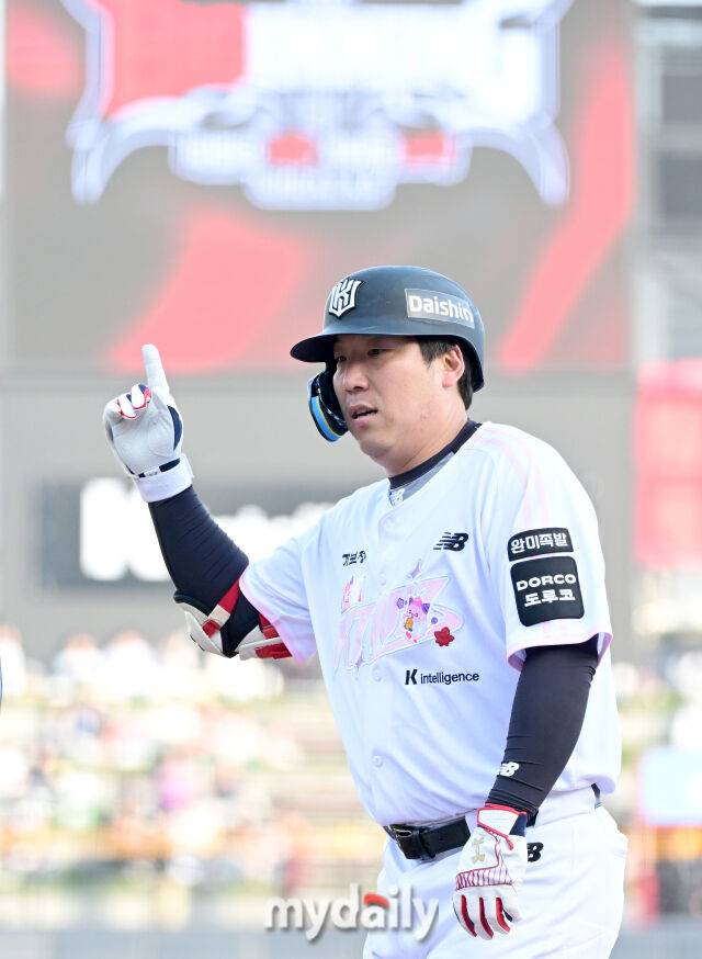 '8연승 다 까먹겠네' KIA 패패패패패 어쩌나…1회 무사 만루서 단 2실점, 소형준 위기관리 빛났다→KT 승승승 싹쓸이 [MD수원]