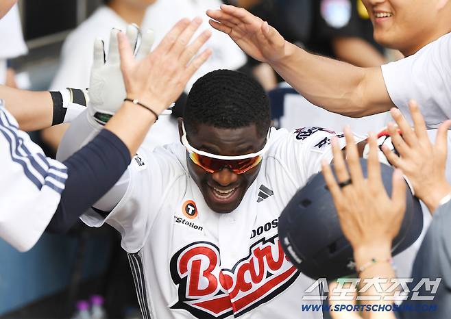 '연패는 에이스가 끊는 거다' 웬일로 12안타나 쳤냐...롯데, 두산 꺾고 감격의 5연패 탈출 [부산 현장]