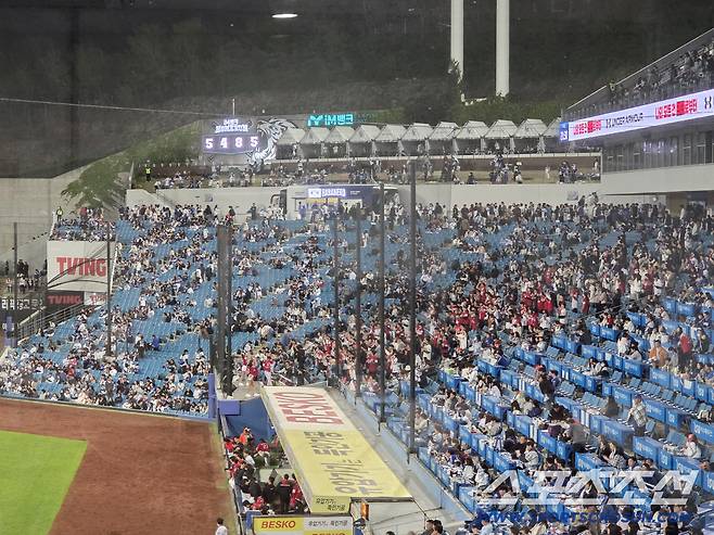 삼성은 9회가 무습다.. 썰물처럼 퇴장한 관객들 → SSG 연이틀 9회 대역전 쇼! 3연전 독식 [대구 현장]