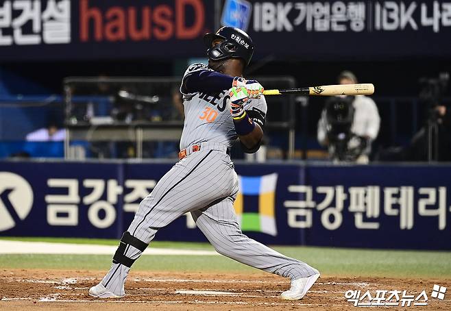 '노시환 효과' 곧장 폭발했다! 한화, '1안타 무득점→3홈런 8득점' 환골탈태…불펜 7총사 총출동 '스윕패' 막았다 [잠실:스코어]