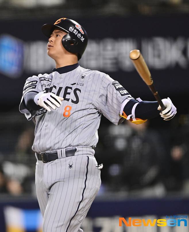 ‘노시환 홈런+멀티히트’ 한화, 투수 8명 투입 총력전으로 LG 꺾고 2연패 탈출