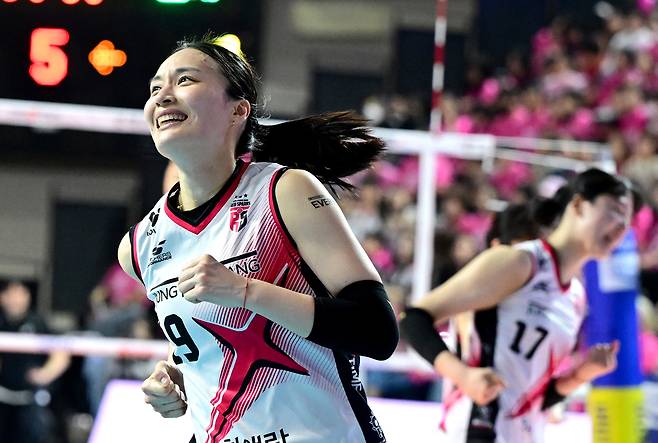 1년 공백 딛고 컴백한 표승주 “지난해 이 맘 땐 울면서 하루하루를 보냈는데, 코트에 복귀할 수 있게 돼 행복해요” [남정훈의 오버 더 네트]