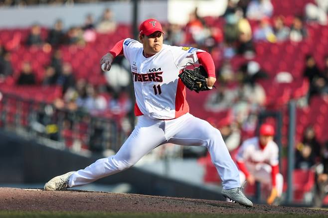 '155㎞→141㎞' 구속 뚝↓ 미스터리→KIA 파이어볼러가 수상하다 'FA 미공개 계약까지 맺었는데...' 사령탑이 내린 진단은