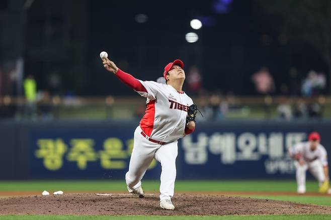 '155㎞→141㎞' 구속 뚝↓ 미스터리→KIA 파이어볼러가 수상하다 'FA 미공개 계약까지 맺었는데...' 사령탑이 내린 진단은