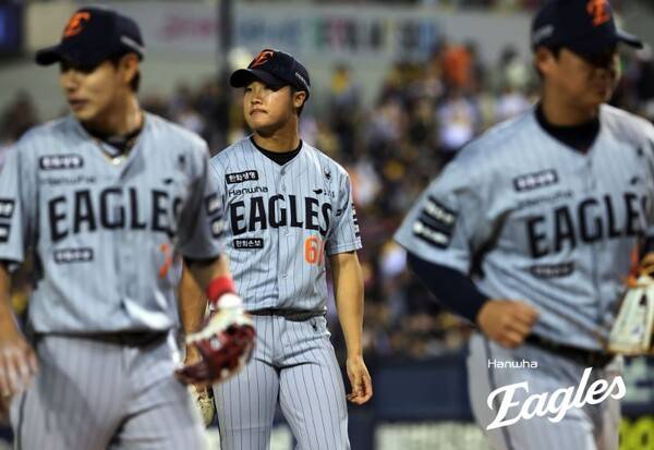 '투수 8명+쿠싱 2이닝 총력전' 점점 쌓여가는 불펜 부담…투수 쏟아부어 이긴 한화, 류현진 어깨 무거워진다