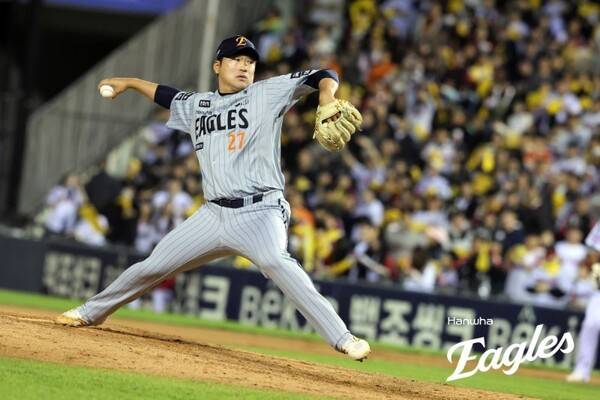 '투수 8명+쿠싱 2이닝 총력전' 점점 쌓여가는 불펜 부담…투수 쏟아부어 이긴 한화, 류현진 어깨 무거워진다