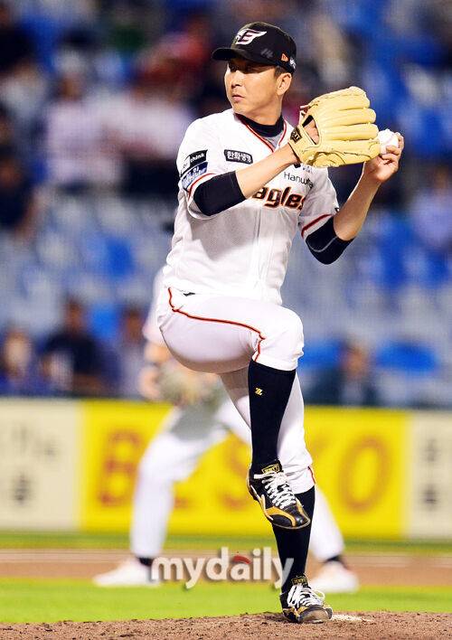 엄상백 시즌아웃, KBO 투수 다년계약은 위험하다? 류현진·김광현·양현종·장원준·정우람 성공…전액회수는 기대하지 마세요