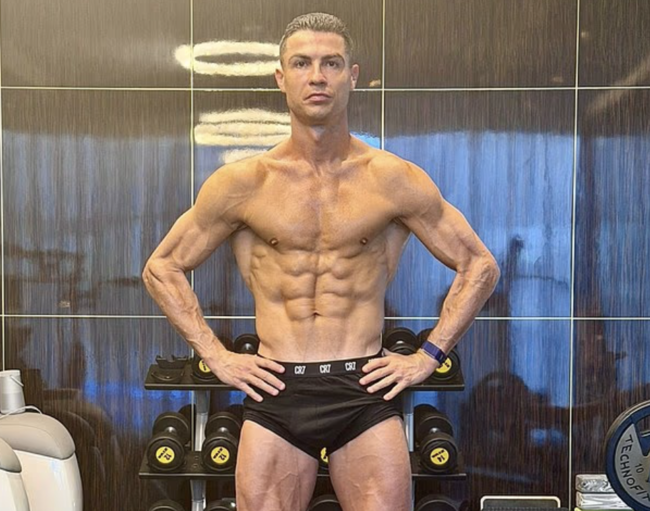 호날두는 우유를 안 마십니다...