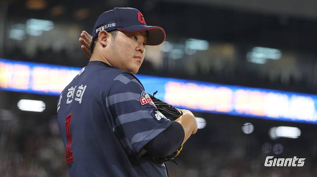 “안전장치라더니 허울뿐”...롯데 한현희, 팬들도 납득 못할 연봉 5억 원의 진실