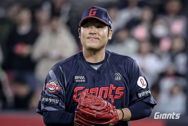 “안전장치라더니 허울뿐”...롯데 한현희, 팬들도 납득 못할 연봉 5억 원의 진실