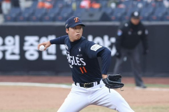 한화 78억원 날릴 위기…‘2년에 2승’ 엄상백 부상 복귀해도 부활 미지수