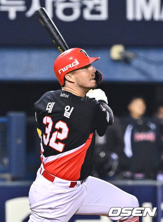 “유격수 부담스러워해” KIA 亞쿼터에 무슨 일이…실책 압도적 1위→2루수 이동, 韓 유일 파격 승부수 운명은