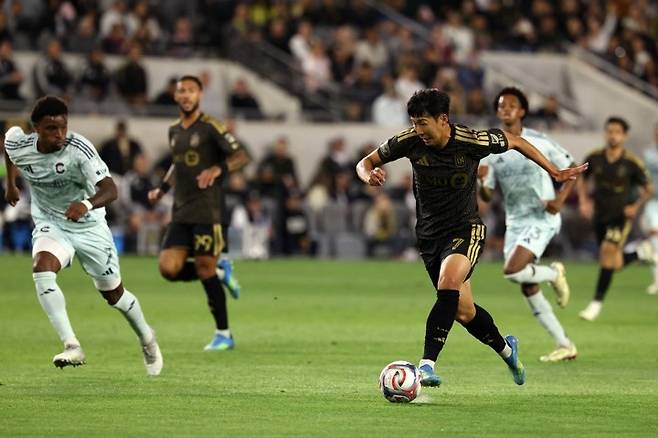 ‘공식 발언’ LAFC 감독 “손흥민 경기력 왜 이래?” 직설 질문에 “많은 스타 선수가 비슷한 시기 겪어” SON 보호