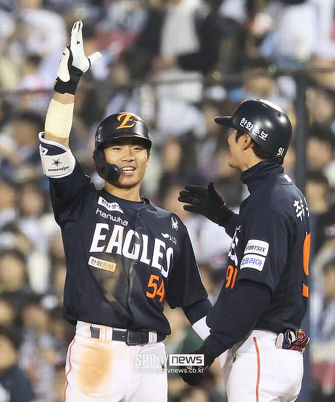 무릎 통증→선발 제외 문현빈 상태 어떻길래…