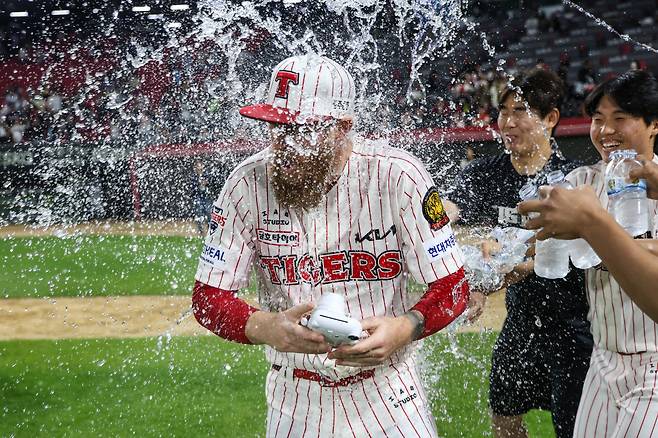 '최초-최초' KIA 역사 썼다, 17억 안 썼으면 어쩔 뻔했나…